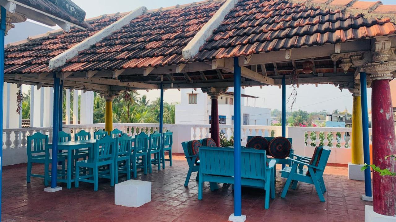 Holi-Wood Guesthouse Pondicherry Exterior foto