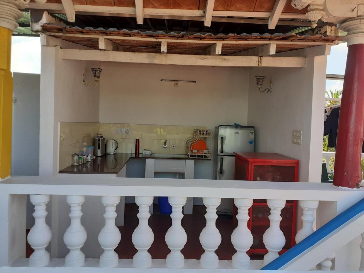 Holi-Wood Guesthouse Pondicherry Exterior foto