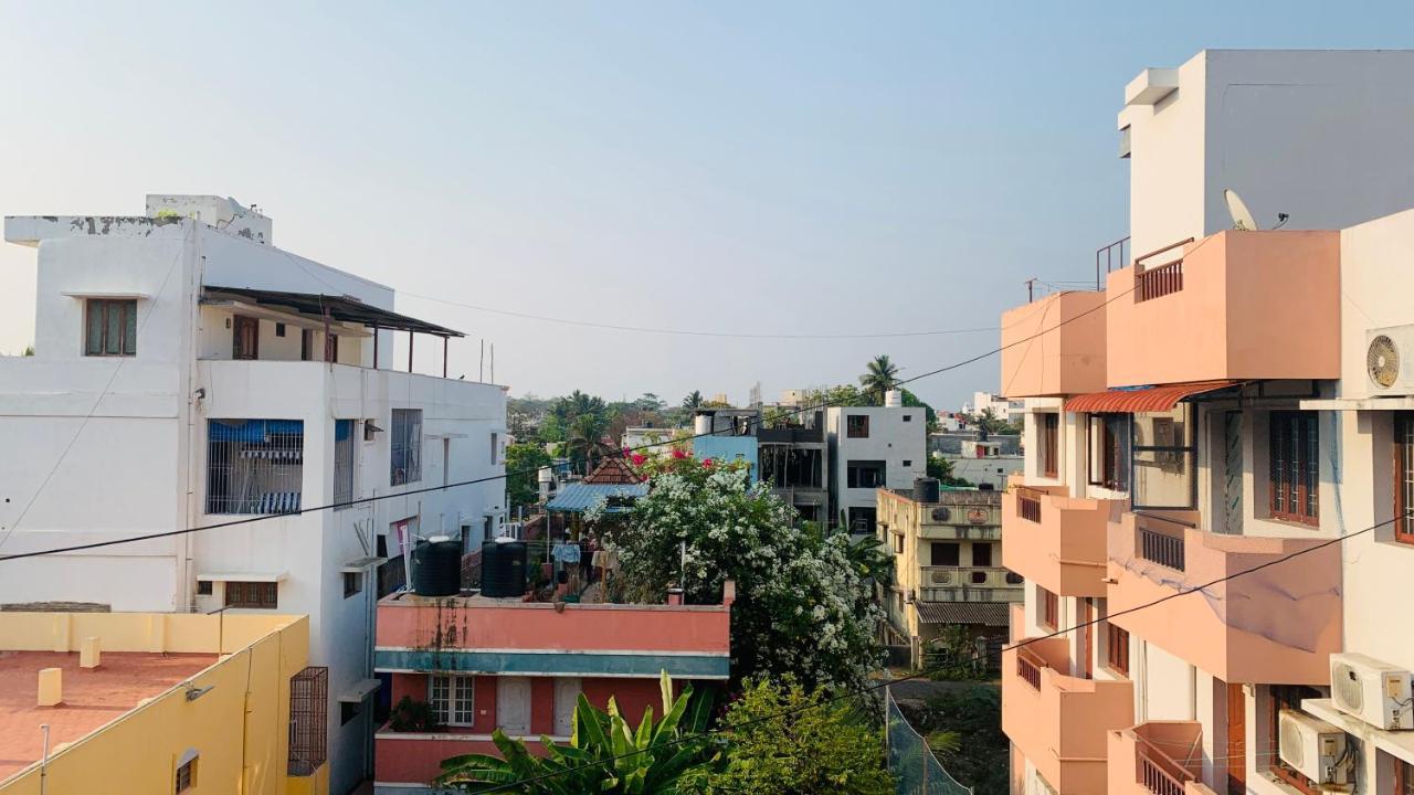Holi-Wood Guesthouse Pondicherry Exterior foto