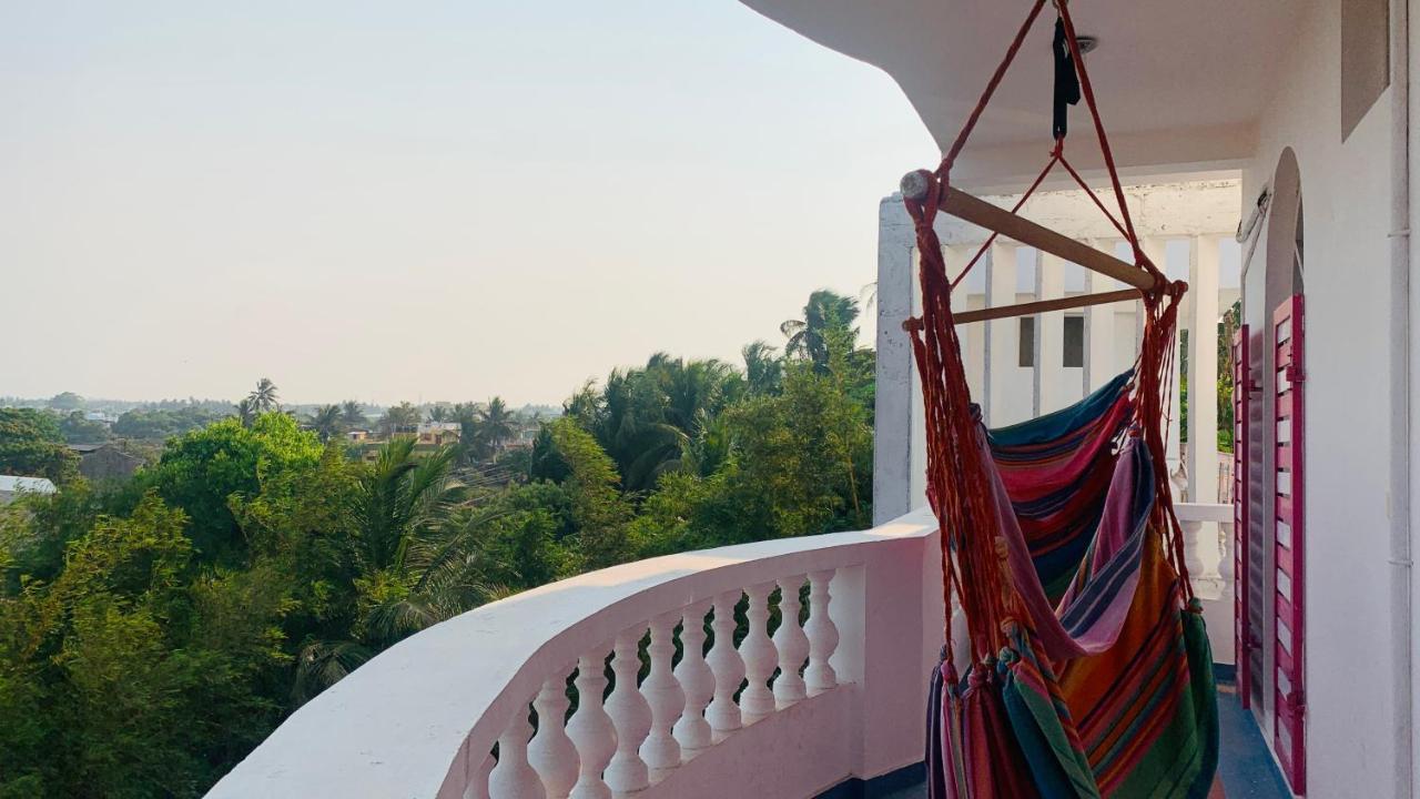 Holi-Wood Guesthouse Pondicherry Exterior foto