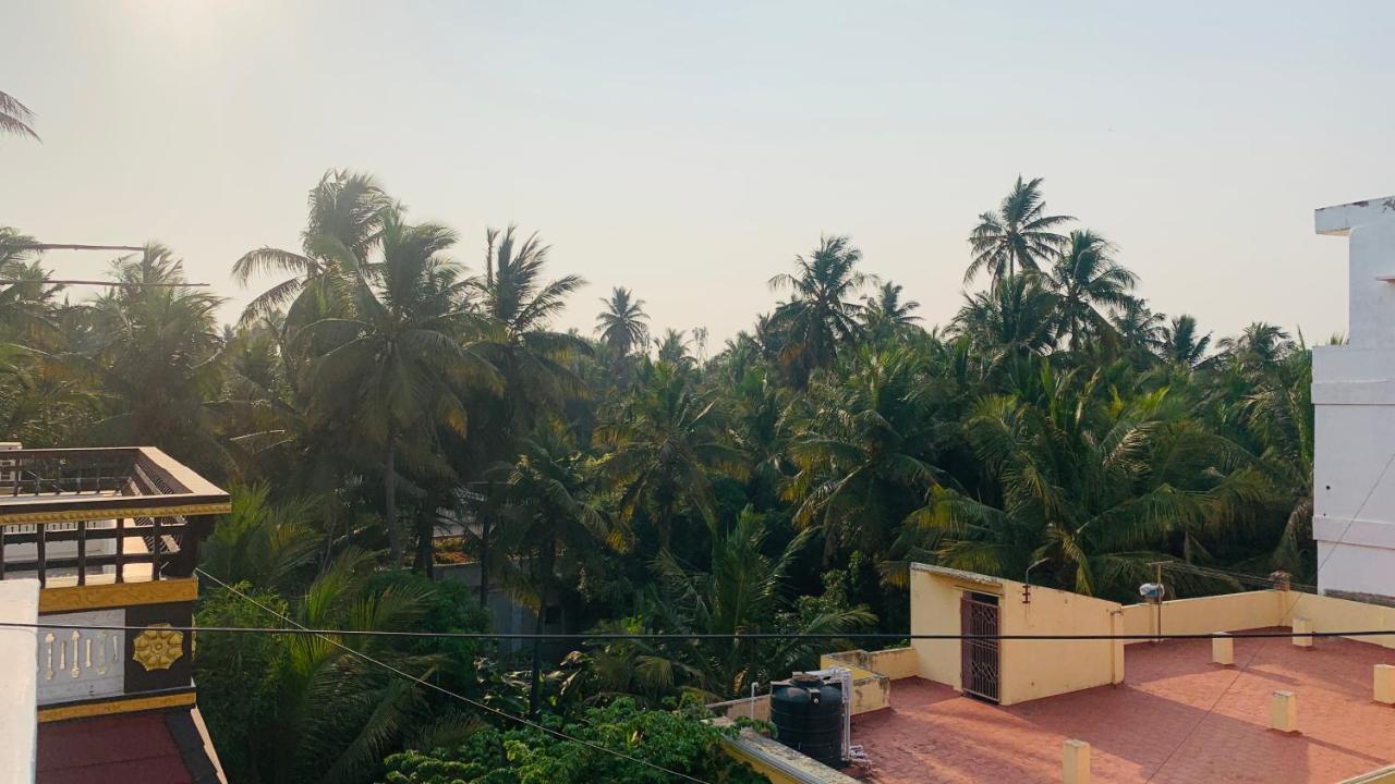 Holi-Wood Guesthouse Pondicherry Exterior foto