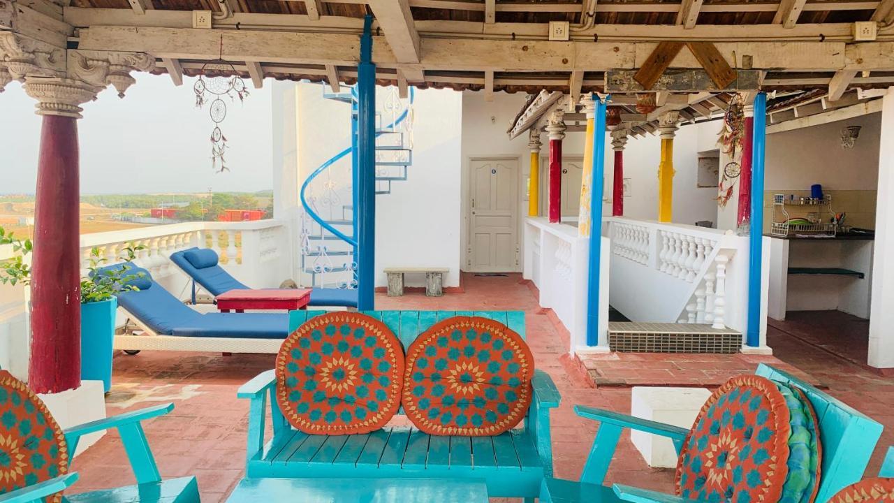 Holi-Wood Guesthouse Pondicherry Exterior foto