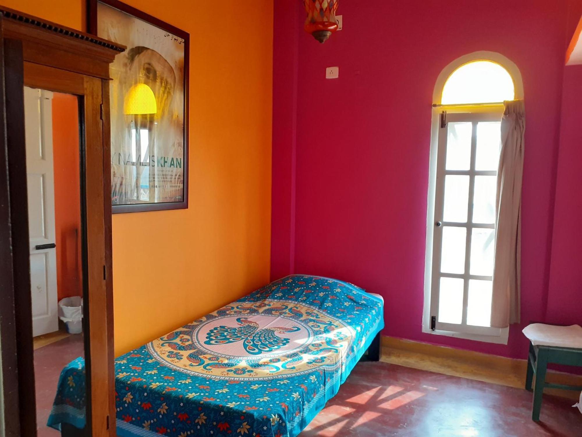 Holi-Wood Guesthouse Pondicherry Exterior foto